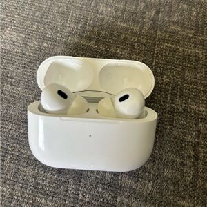 Airpods 2nd Generation slightly used